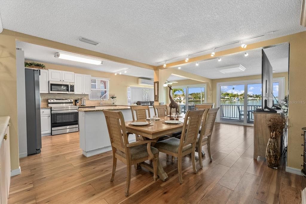 33 N STARBOARD DRIVE photo 8