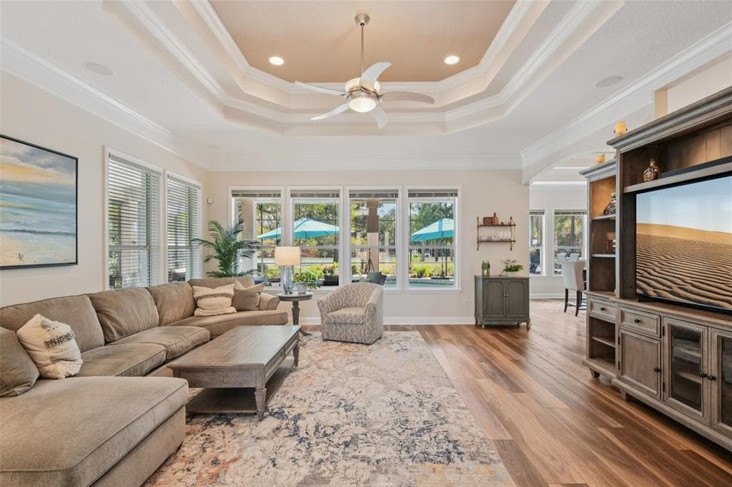 101 LONGVIEW WAY N 5