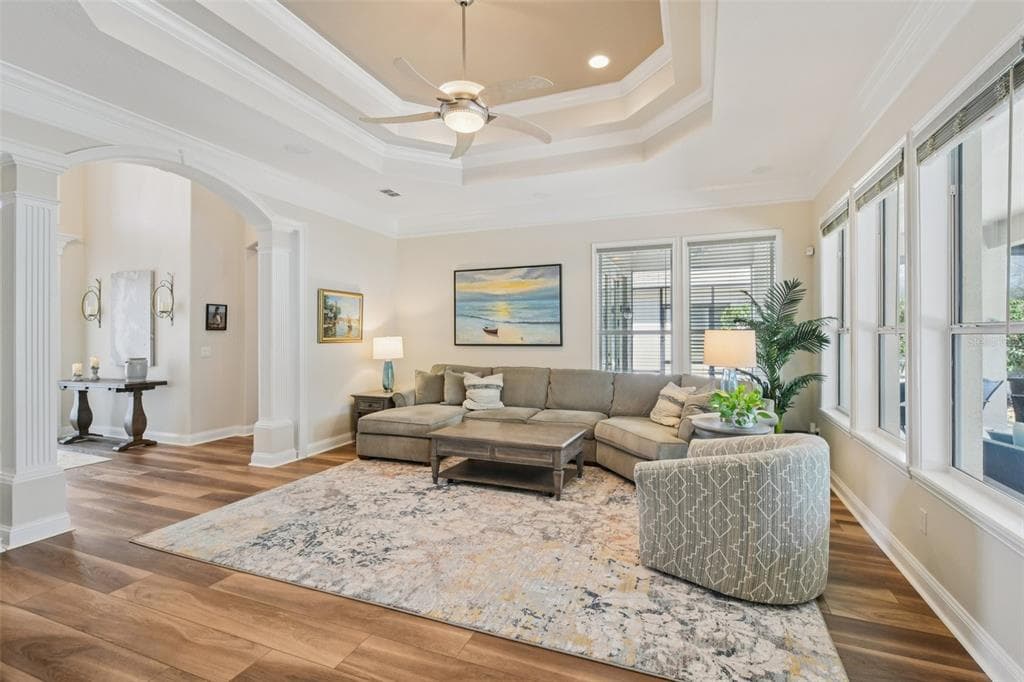 101 LONGVIEW WAY N photo 9