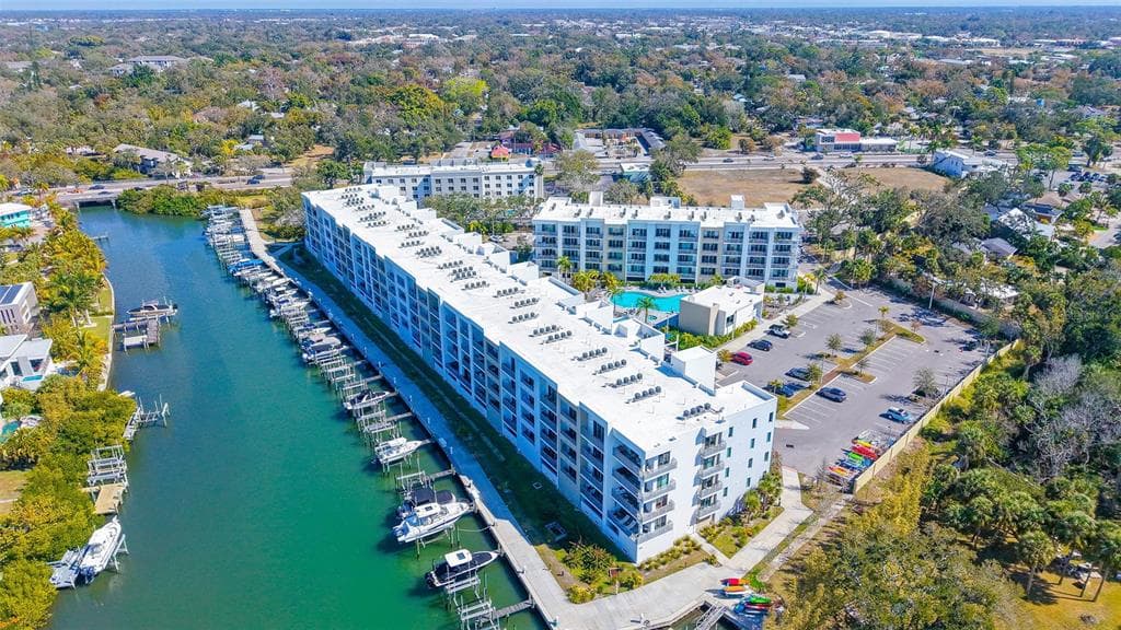 1703 N TAMIAMI TRAIL #511 2