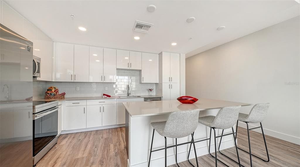 1703 N TAMIAMI TRAIL 511 photo 12