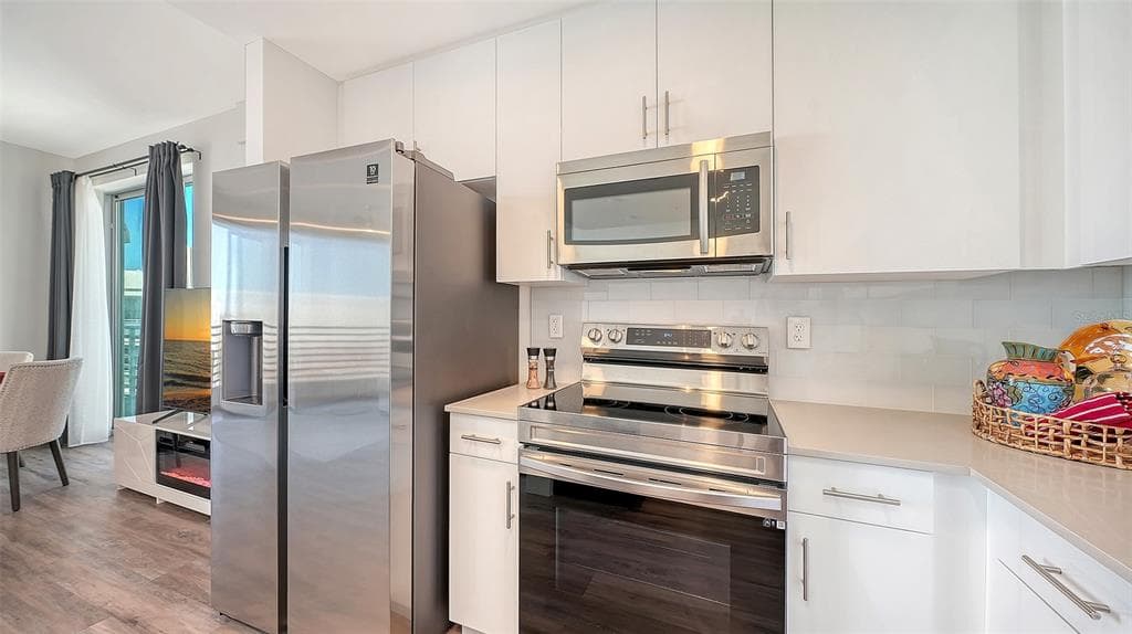 1703 N TAMIAMI TRAIL 511 photo 9