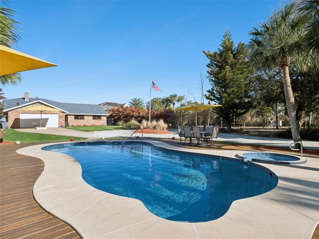 1703 S RIVERSIDE DRIVE photo 18