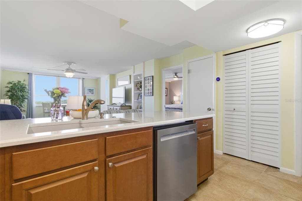 2616 COVE CAY DRIVE 502 photo 13