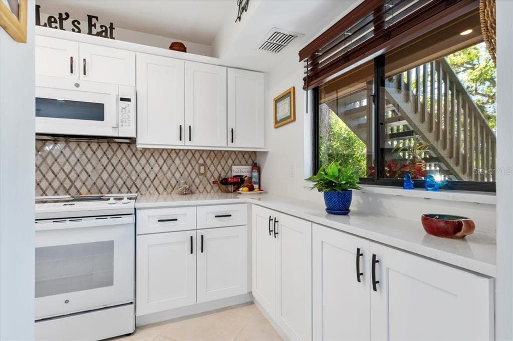 1708 GLENHOUSE DRIVE #313 4