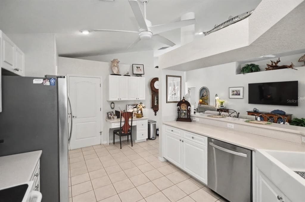 314 BAYTREE DRIVE photo 17