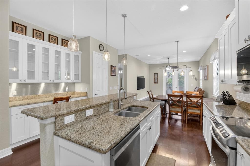 6870 SHIMMERING DRIVE photo 10