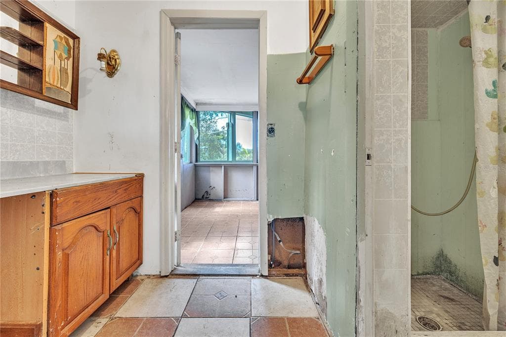 440 MONZA AVENUE photo 7