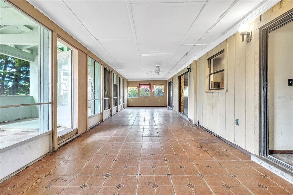 440 MONZA AVENUE photo 10