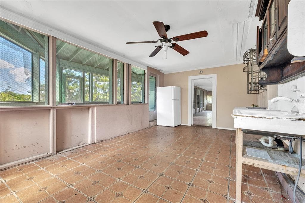 440 MONZA AVENUE photo 8
