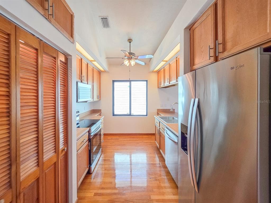 2652 S OCEAN SHORE BOULEVARD photo 16
