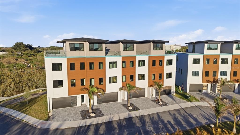 5968 AQUA RESERVE BOULEVARD 2