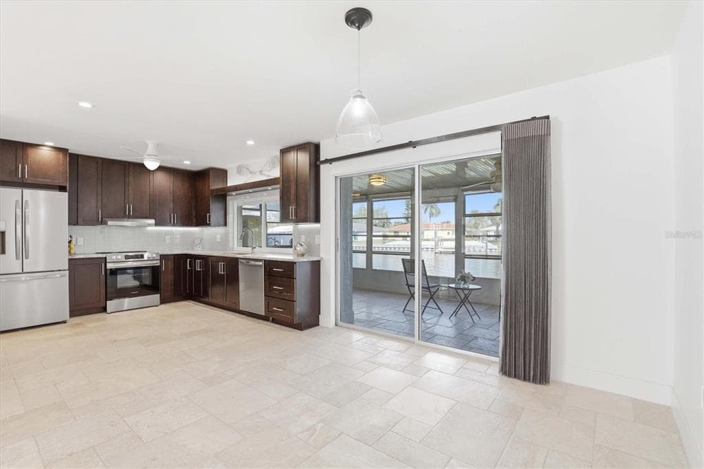 6537 CAPE HATTERAS WAY NE 4 photo 23