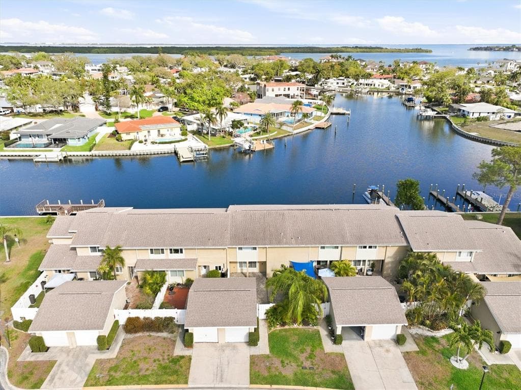 6537 CAPE HATTERAS WAY NE 4 photo 2