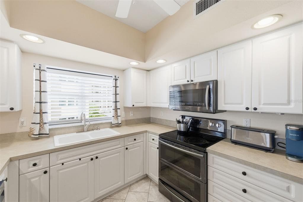 1200 COUNTRY CLUB DRIVE 1206 photo 13