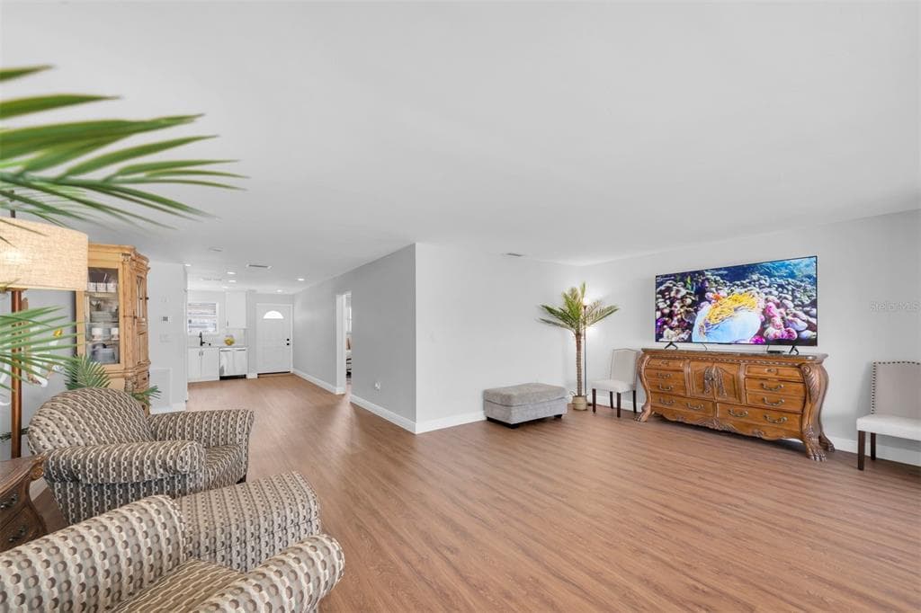 6025 SHORE BOULEVARD S 405 photo 10