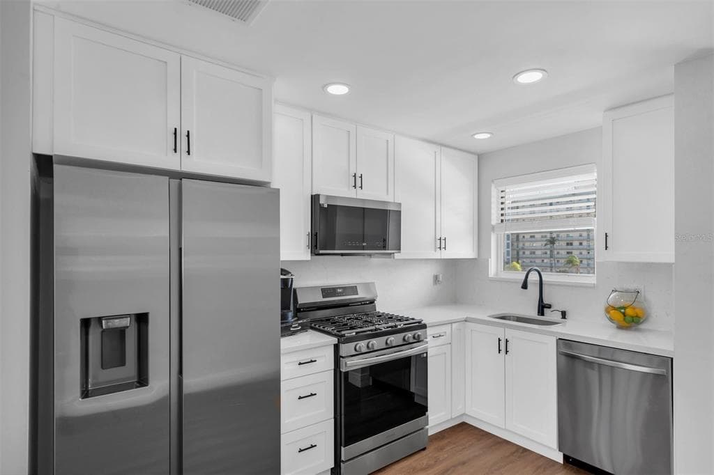 6025 SHORE BOULEVARD S 405 photo 14