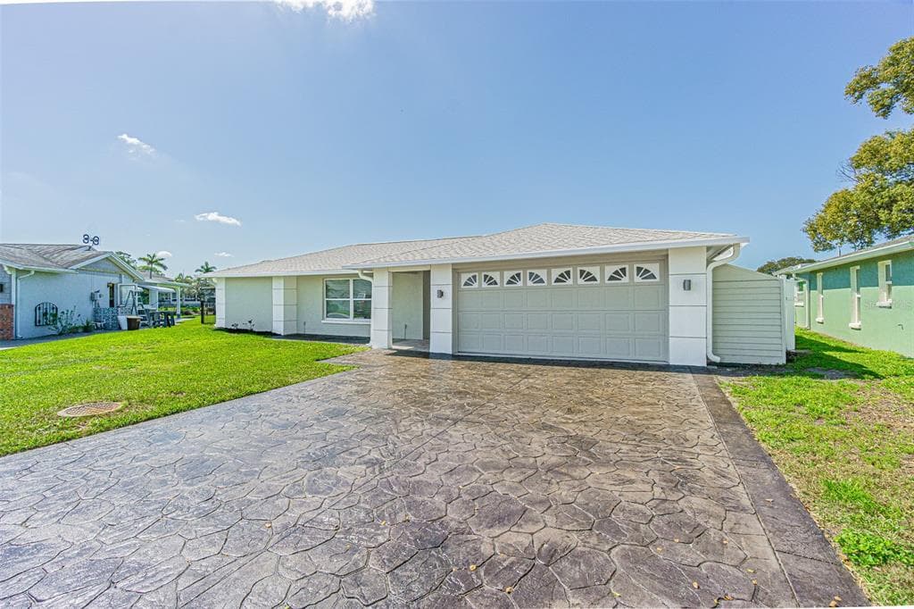 1125 FERNWOOD DRIVE 2