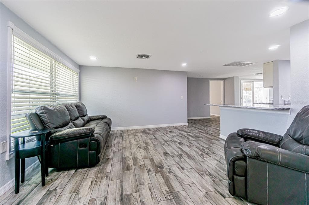1125 FERNWOOD DRIVE photo 9