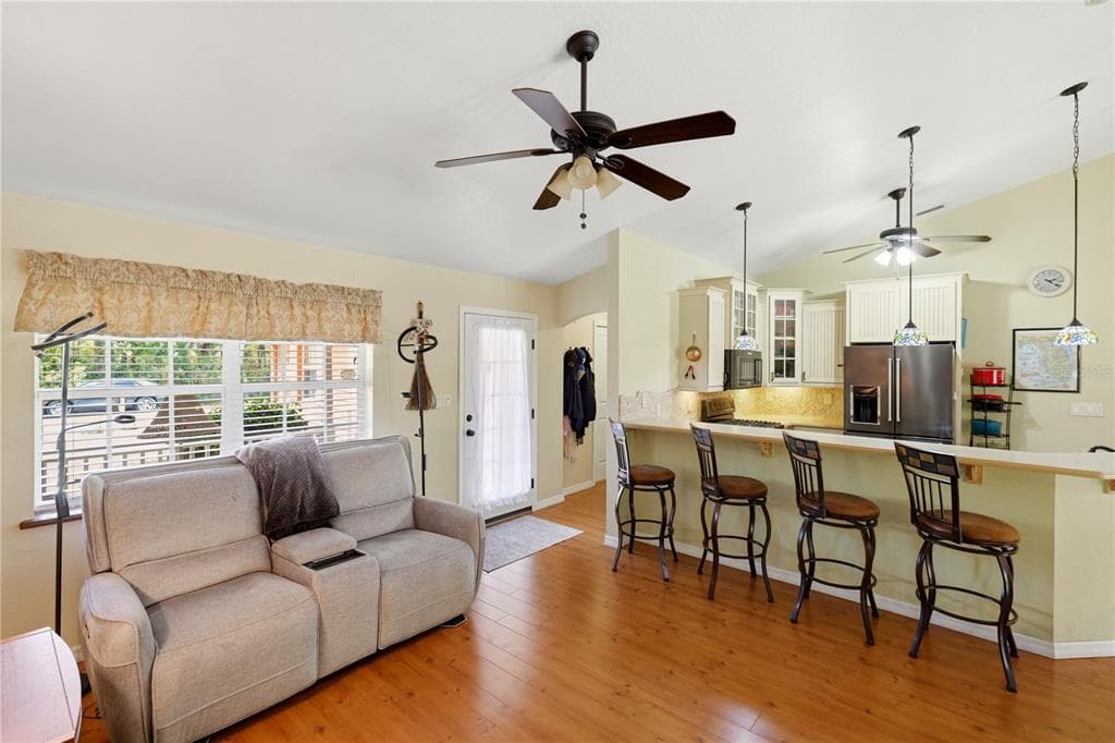 361 CHESHIRE STREET photo 6