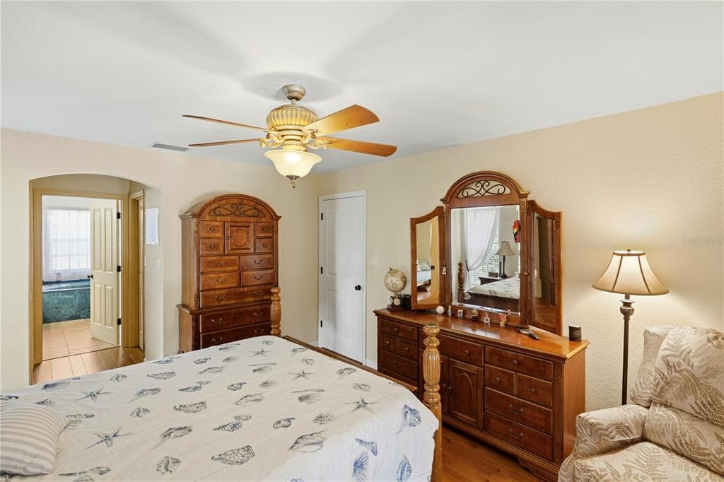 361 CHESHIRE STREET photo 17