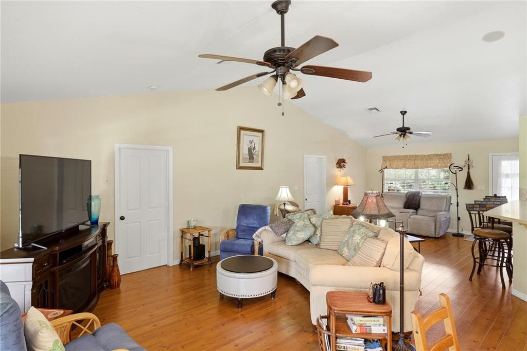 361 CHESHIRE STREET photo 9