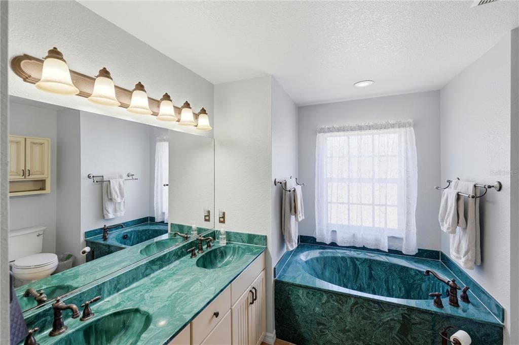 361 CHESHIRE STREET photo 18