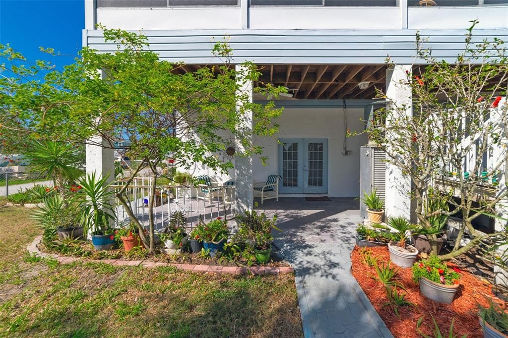 6810 SEAVIEW BOULEVARD photo 13