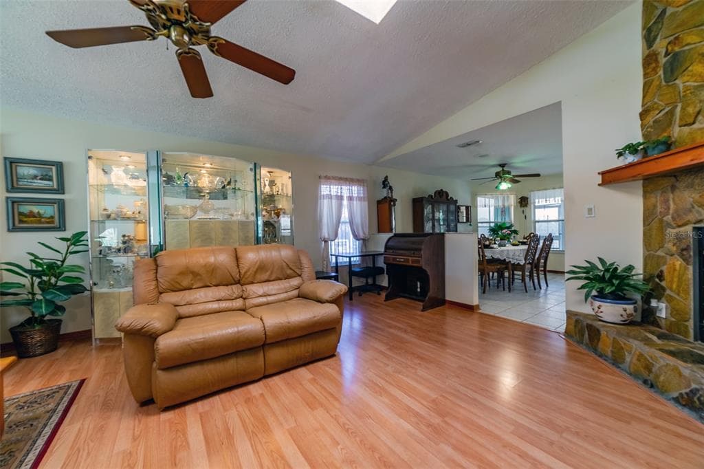 6810 SEAVIEW BOULEVARD photo 18