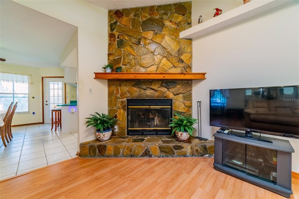 6810 SEAVIEW BOULEVARD photo 21