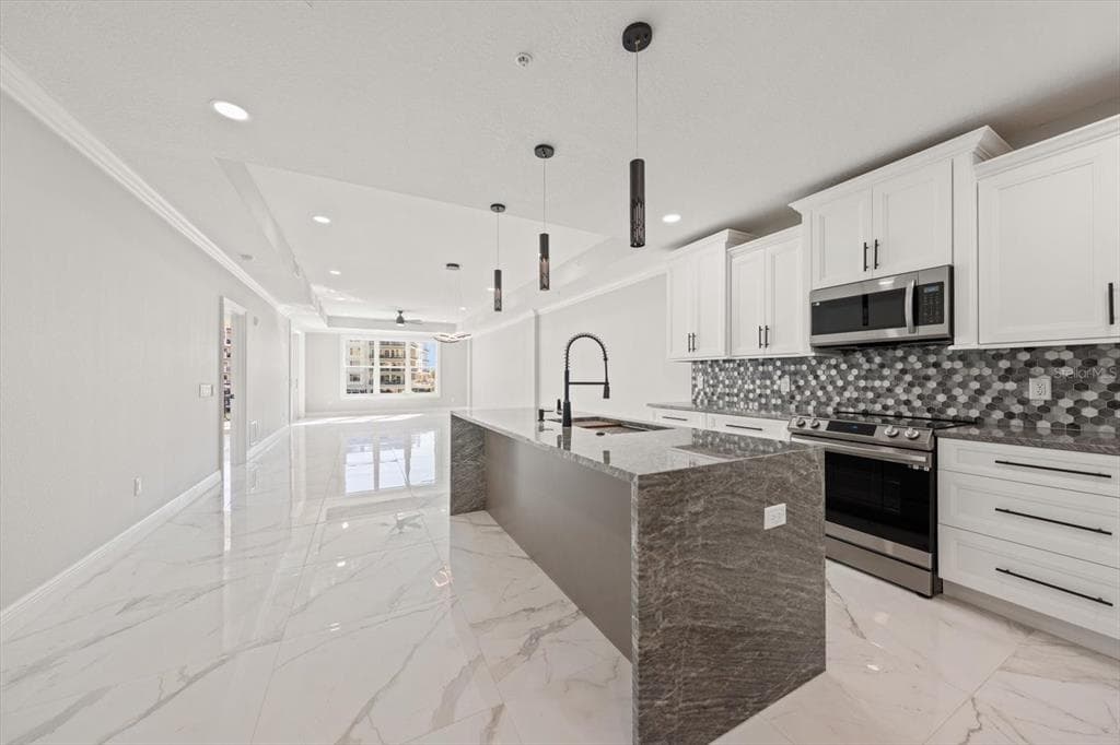 211 DOLPHIN POINT 201 photo 6