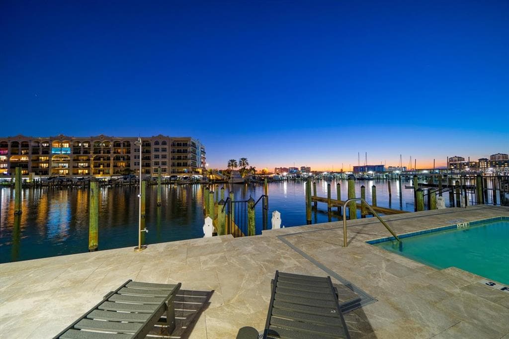 211 DOLPHIN POINT 201 photo 1