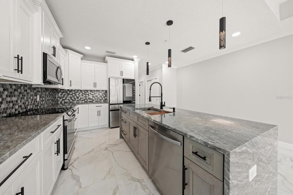 211 DOLPHIN POINT 201 photo 5