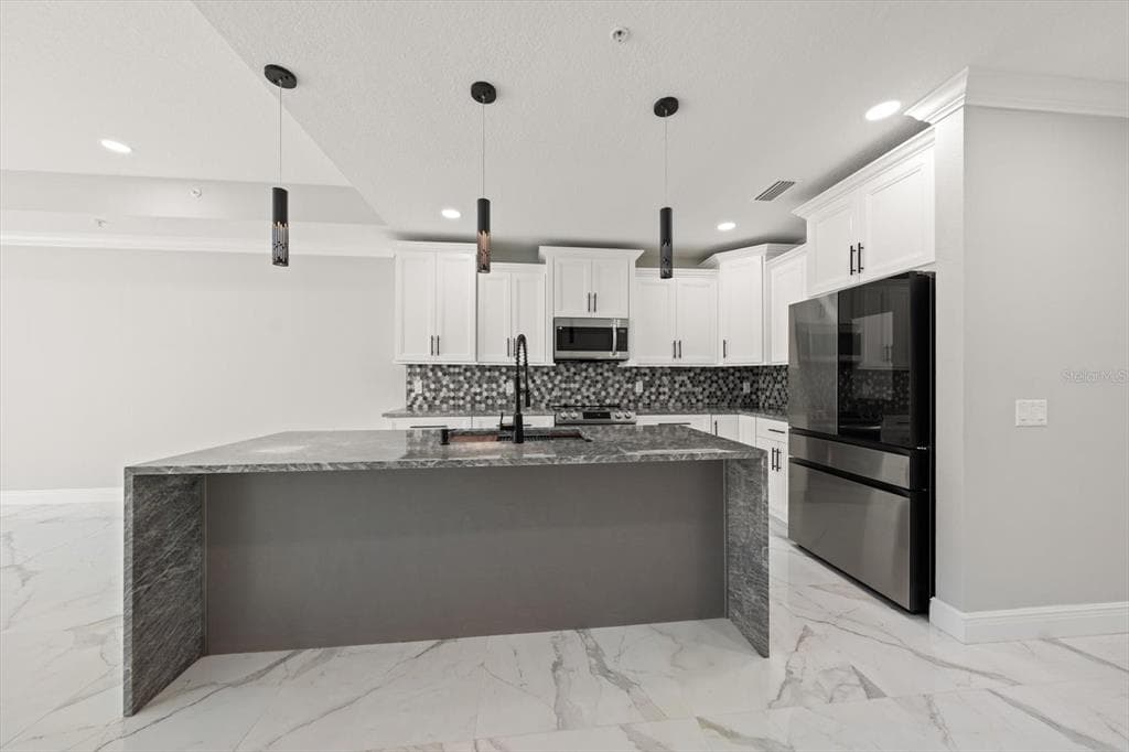 211 DOLPHIN POINT 201 photo 14