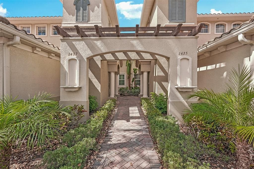 1435 EMERALD DUNES DRIVE photo 3
