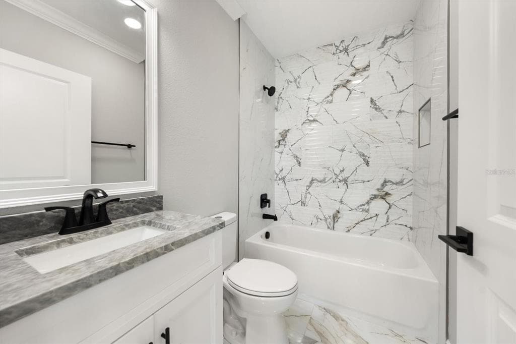211 DOLPHIN POINT 203 photo 17