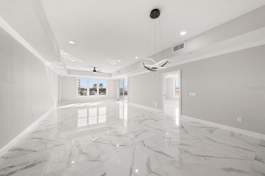 211 DOLPHIN POINT 203 photo 9