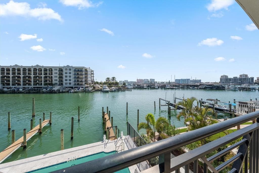 211 DOLPHIN POINT 203 photo 4