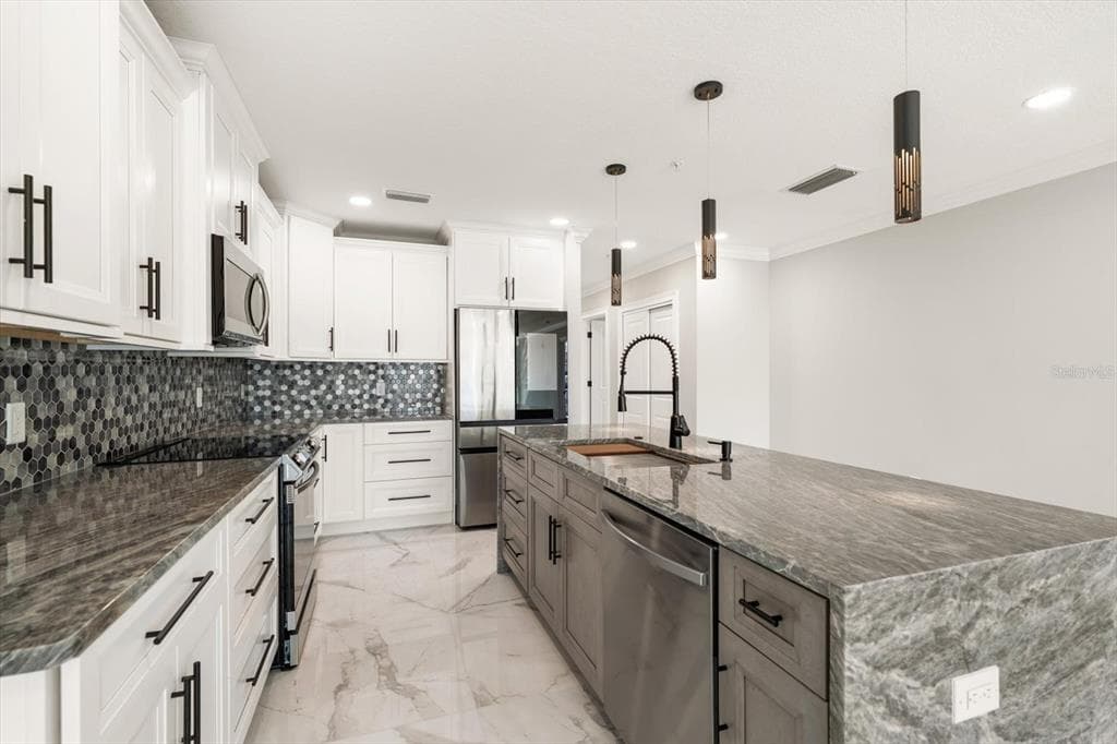 211 DOLPHIN POINT 401 photo 7