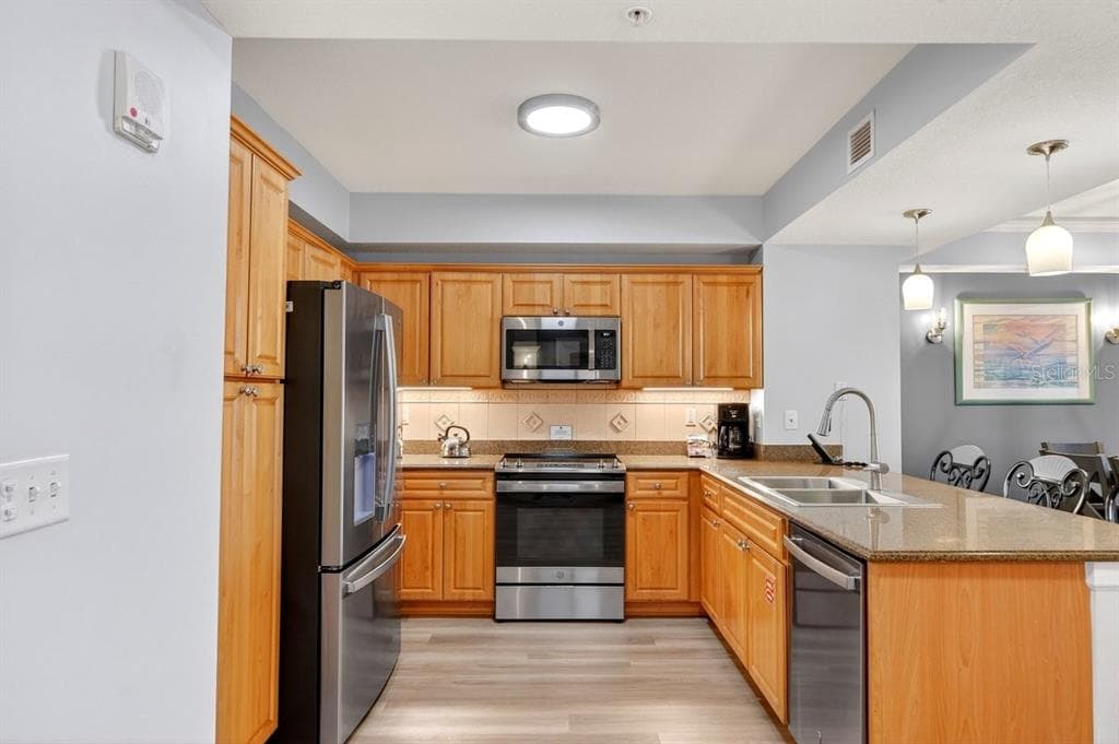200 OCEAN CREST DRIVE 217 photo 17