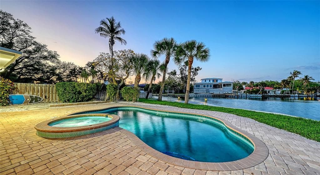 339 TREASURE BOAT WAY photo 2