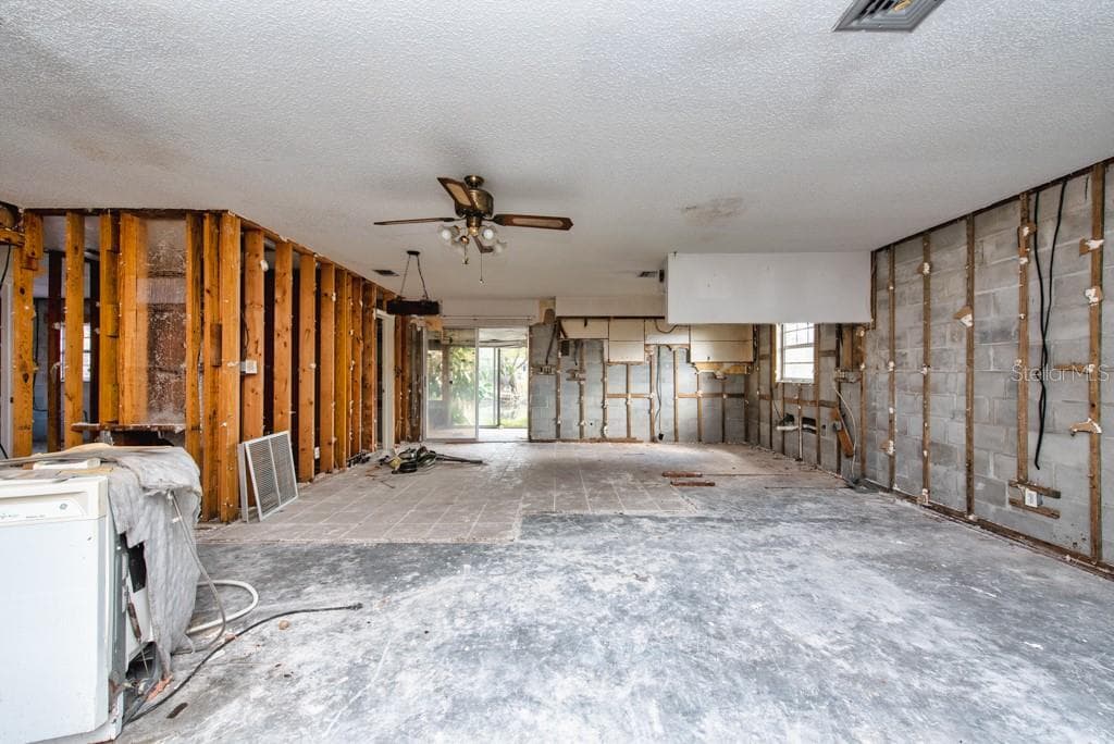 8848 W MILLPOINT ROAD photo 2