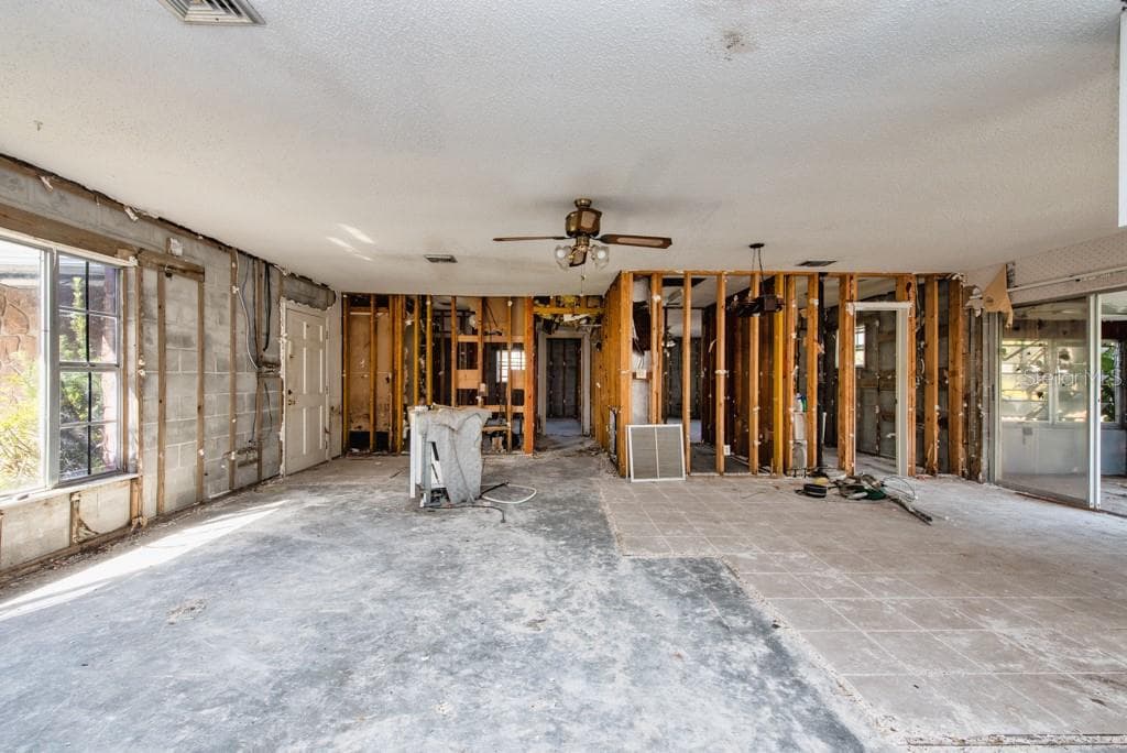 8848 W MILLPOINT ROAD photo 3