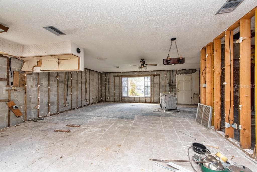 8848 W MILLPOINT ROAD photo 5