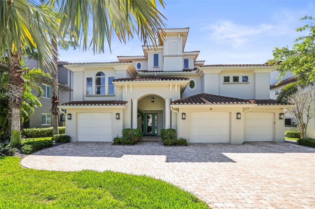 19 BAYFRONT COURT S photo 2
