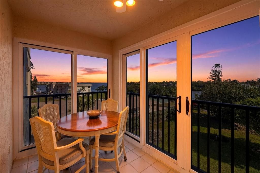 3240 GULF OF MEXICO DRIVE B402 photo 4