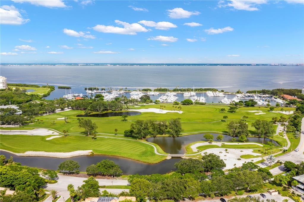 2600 HARBOURSIDE DRIVE C13 photo 4