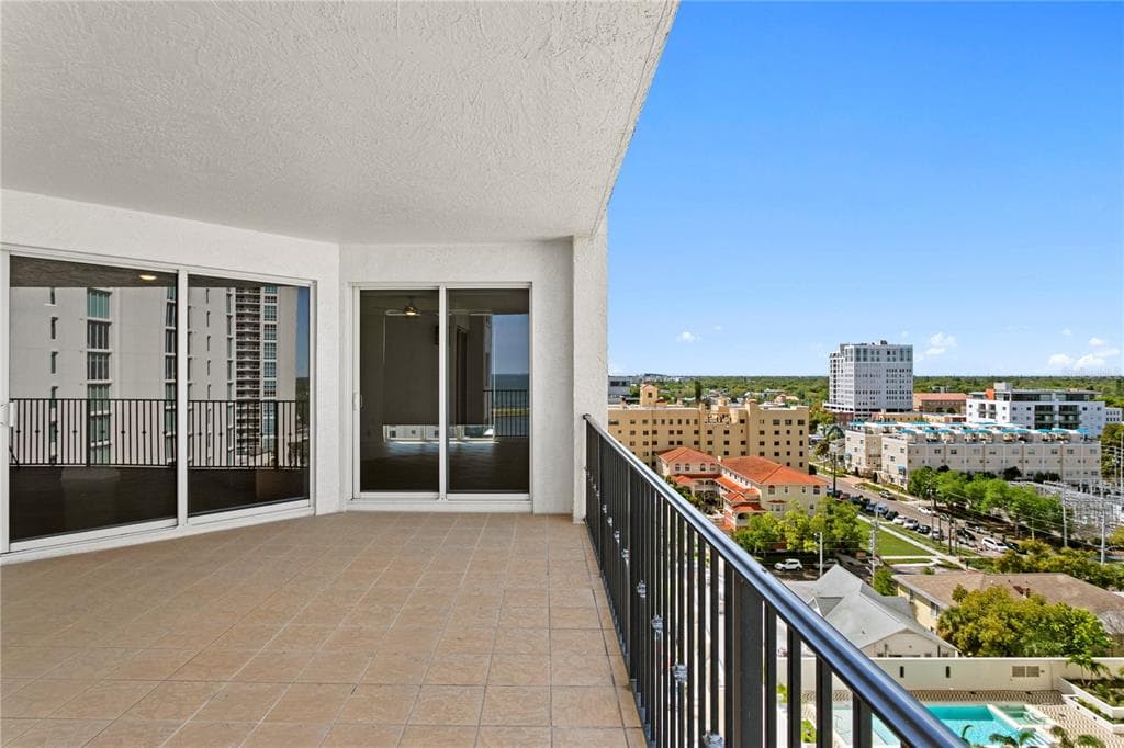 300 BEACH DRIVE NE 1201 photo 20