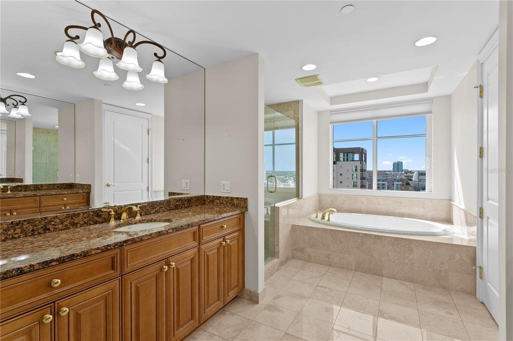 300 BEACH DRIVE NE 1201 photo 24