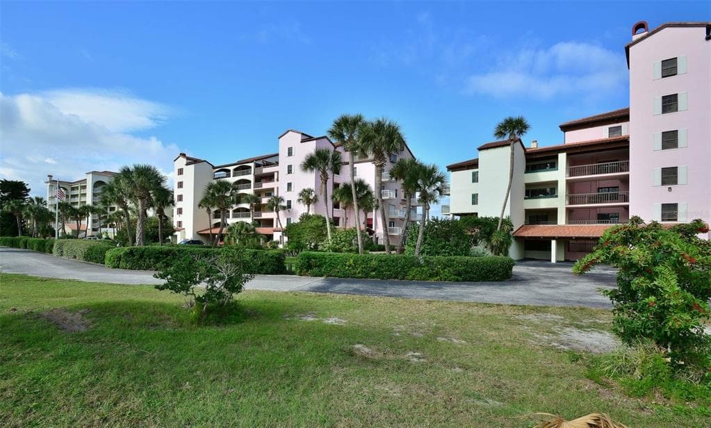 746 MARINA POINT DRIVE 7460 photo 2
